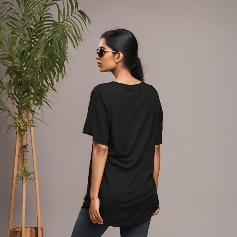 Black solid oversized tshirt for woman